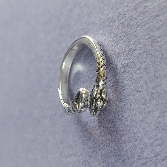 Double Snake head Wrapped Heavy Metal Gothic Biker Ring UNISEX - Picture 3 of 4